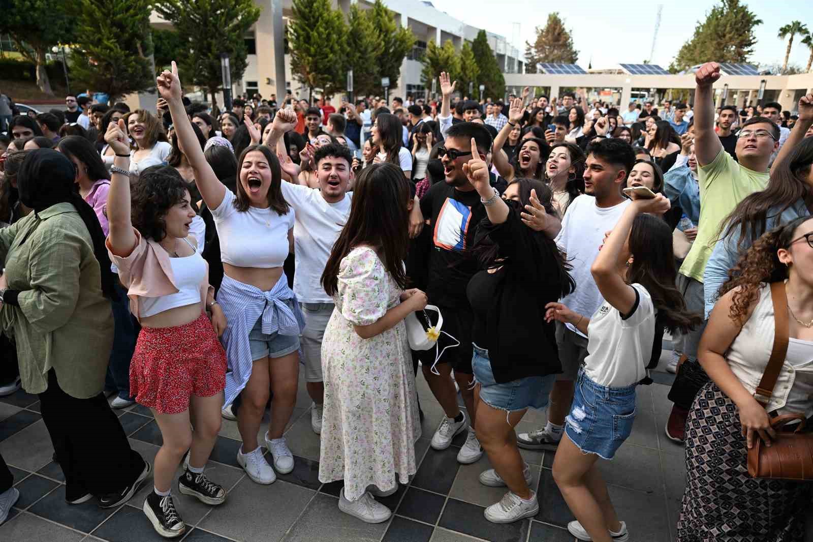 Mersin’de öğrencilere YKS öncesi moral etkinliği 