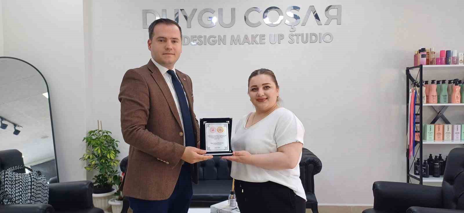 Toplumsal dayanışmaya destek kuaförlerden 
