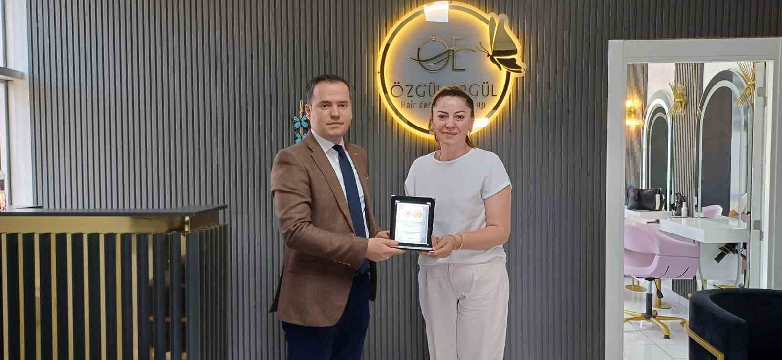 Toplumsal dayanışmaya destek kuaförlerden 