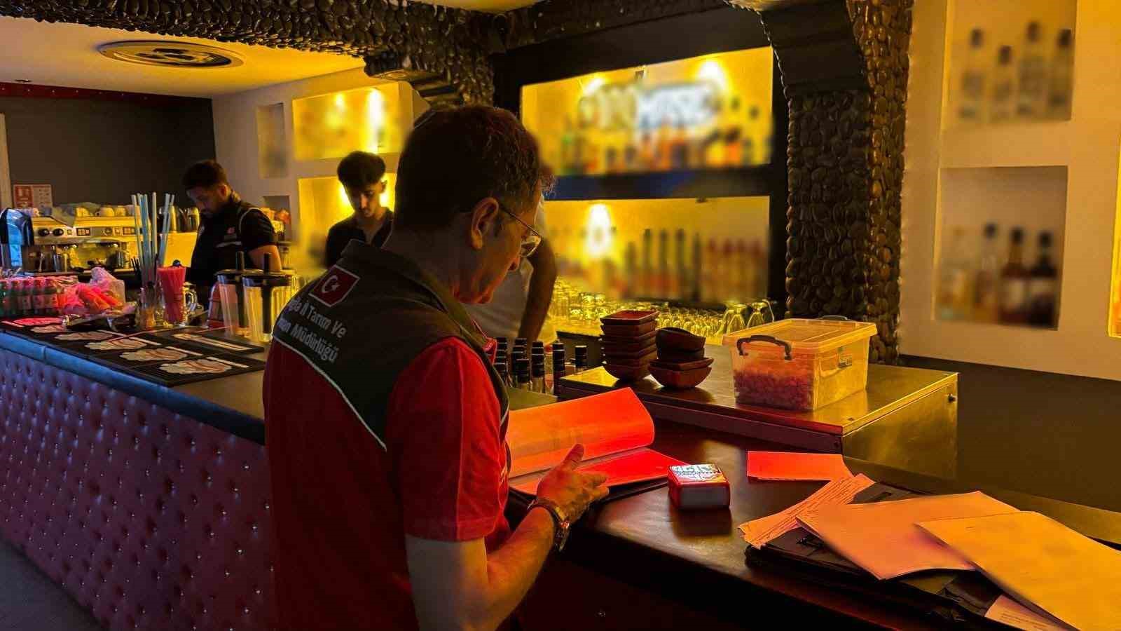 Marmaris’te gıda denetimleri gece saatlerinde de sürüyor 