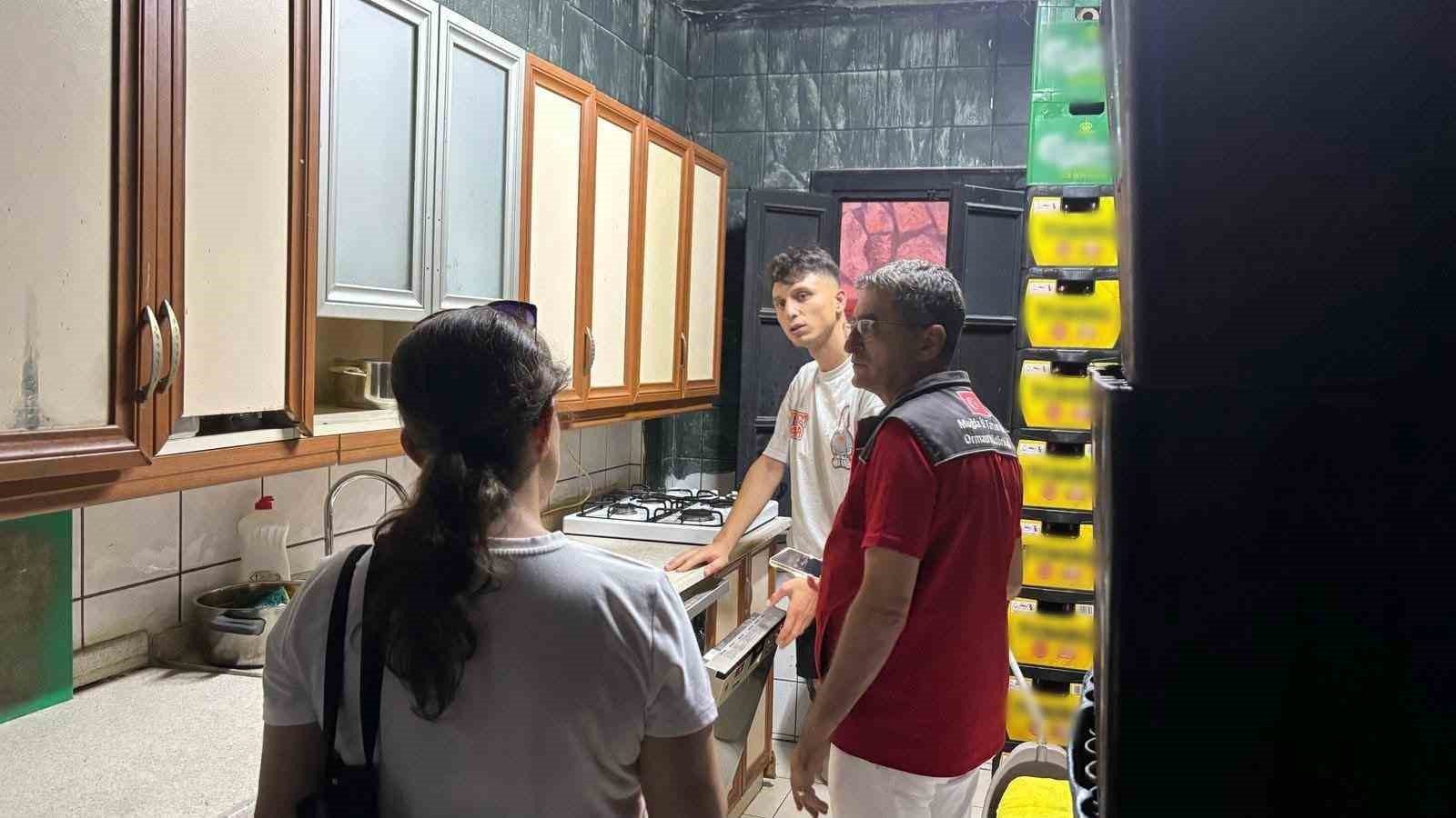 Marmaris’te gıda denetimleri gece saatlerinde de sürüyor 