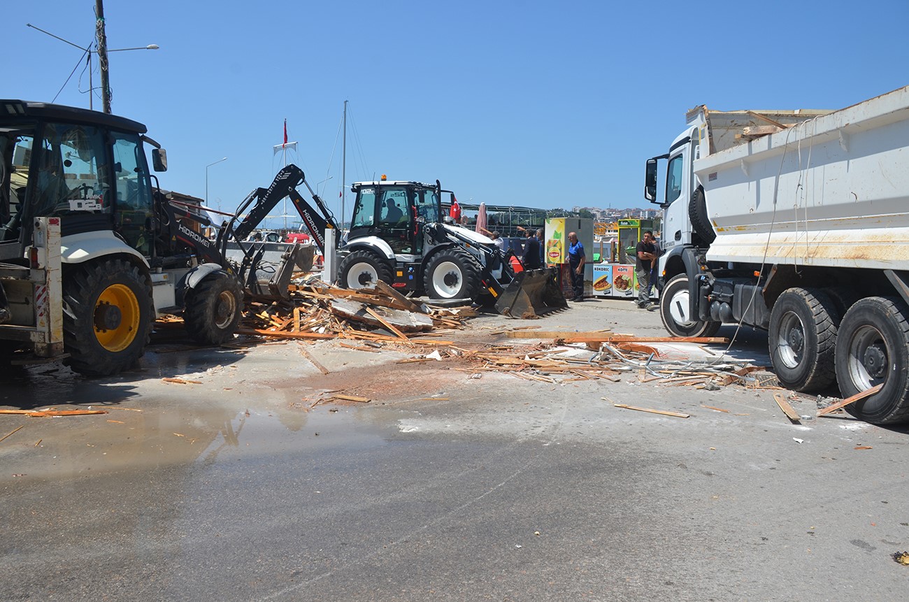 Sinop’ta mevzuata aykırı 5 kulübe yerinden kaldırıldı 