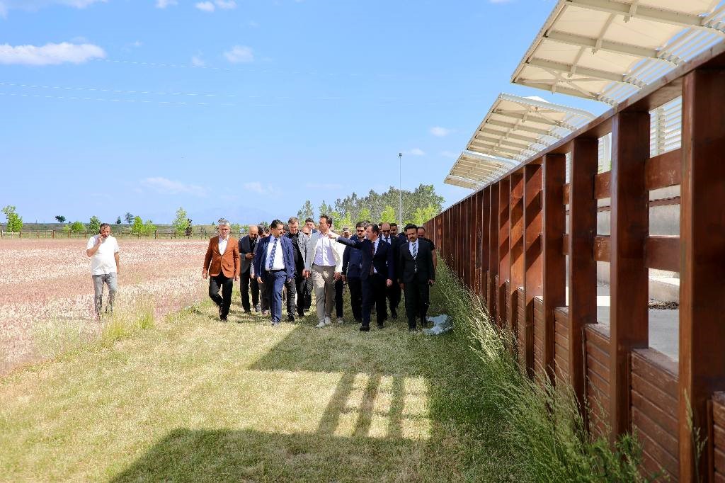 Bitlis Valisi Karakaya, 1071 Malazgirt Zaferi’nin kutlanacağı alanda incelemelerde bulundu 