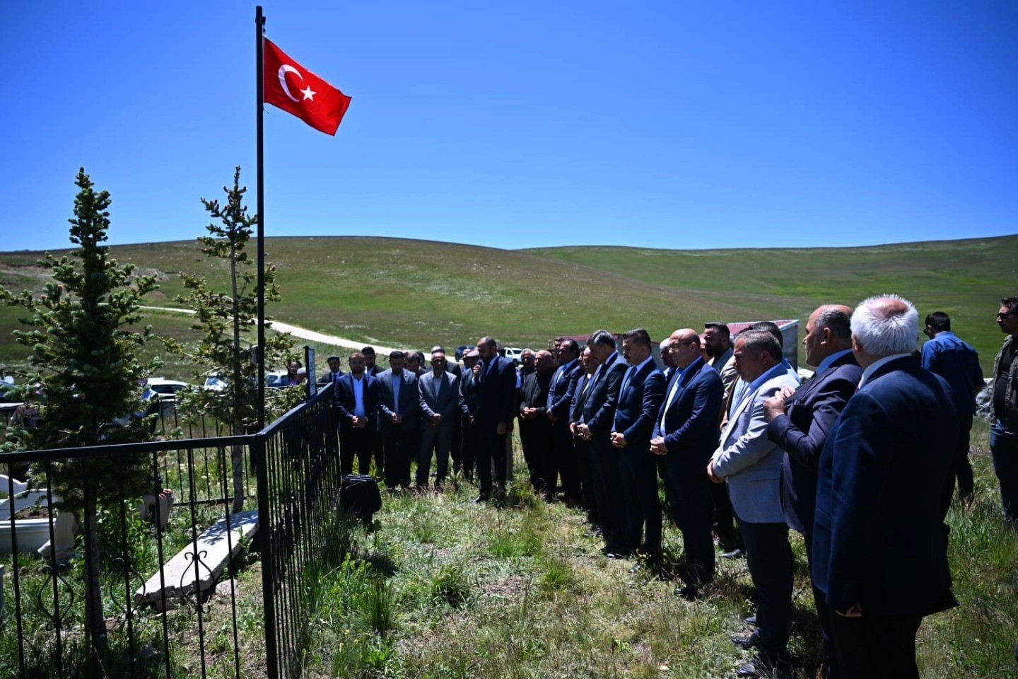 Vali Çiftçi ve Başkan Sekmen, mevlit programına katıldı 