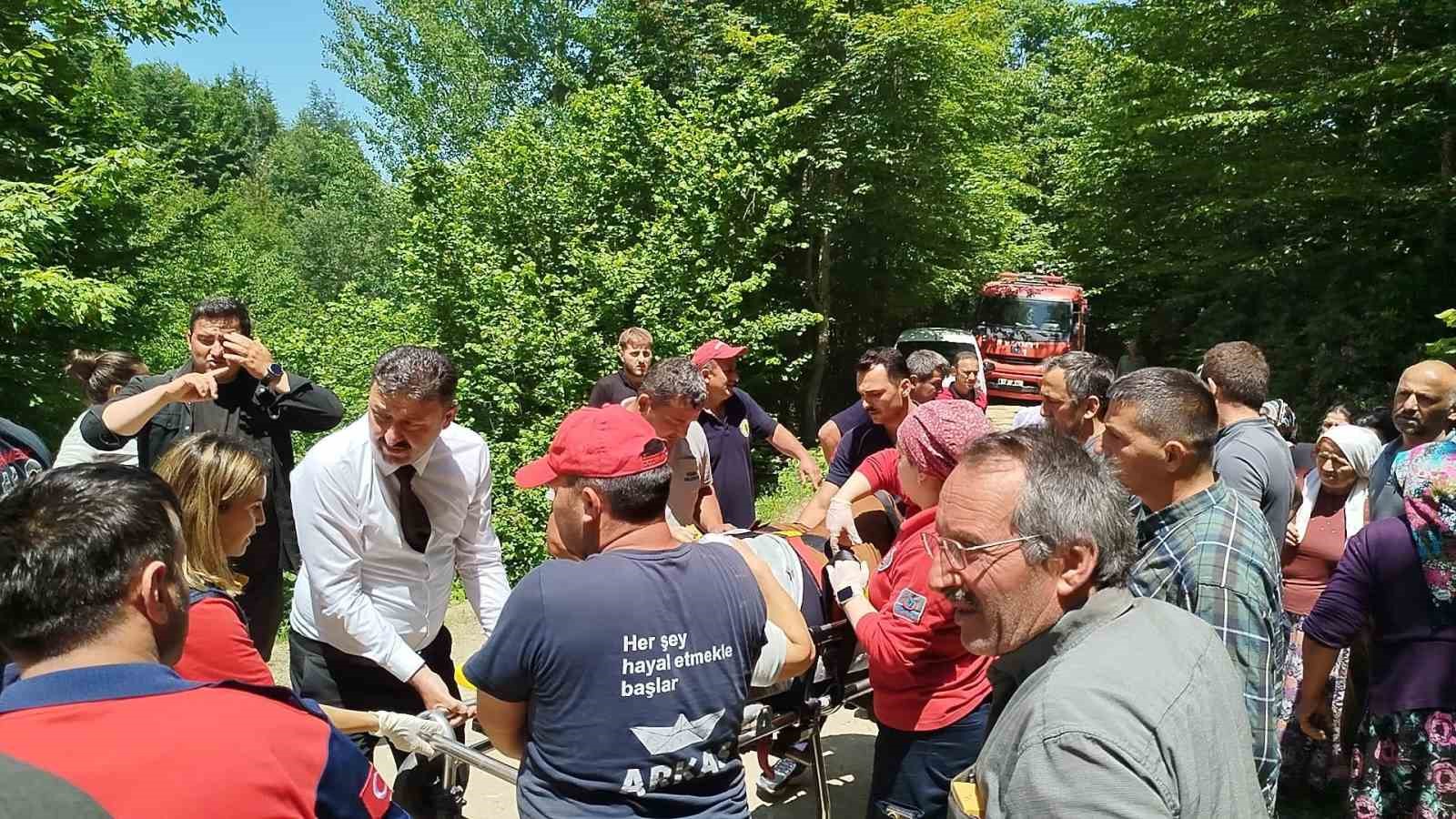 Zonguldak’ta 80 metreden şarampole devrilen otomobildeki 3 kişi yaralandı 
