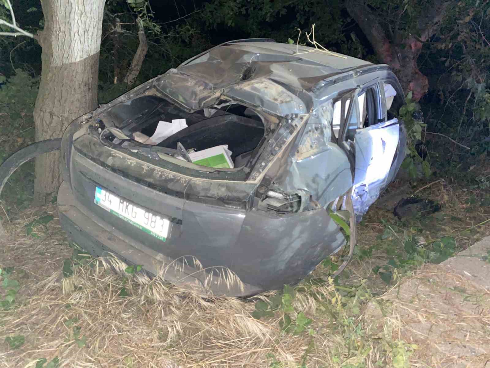 Hurdaya çıkan otomobilden yaralı kurtuldu 