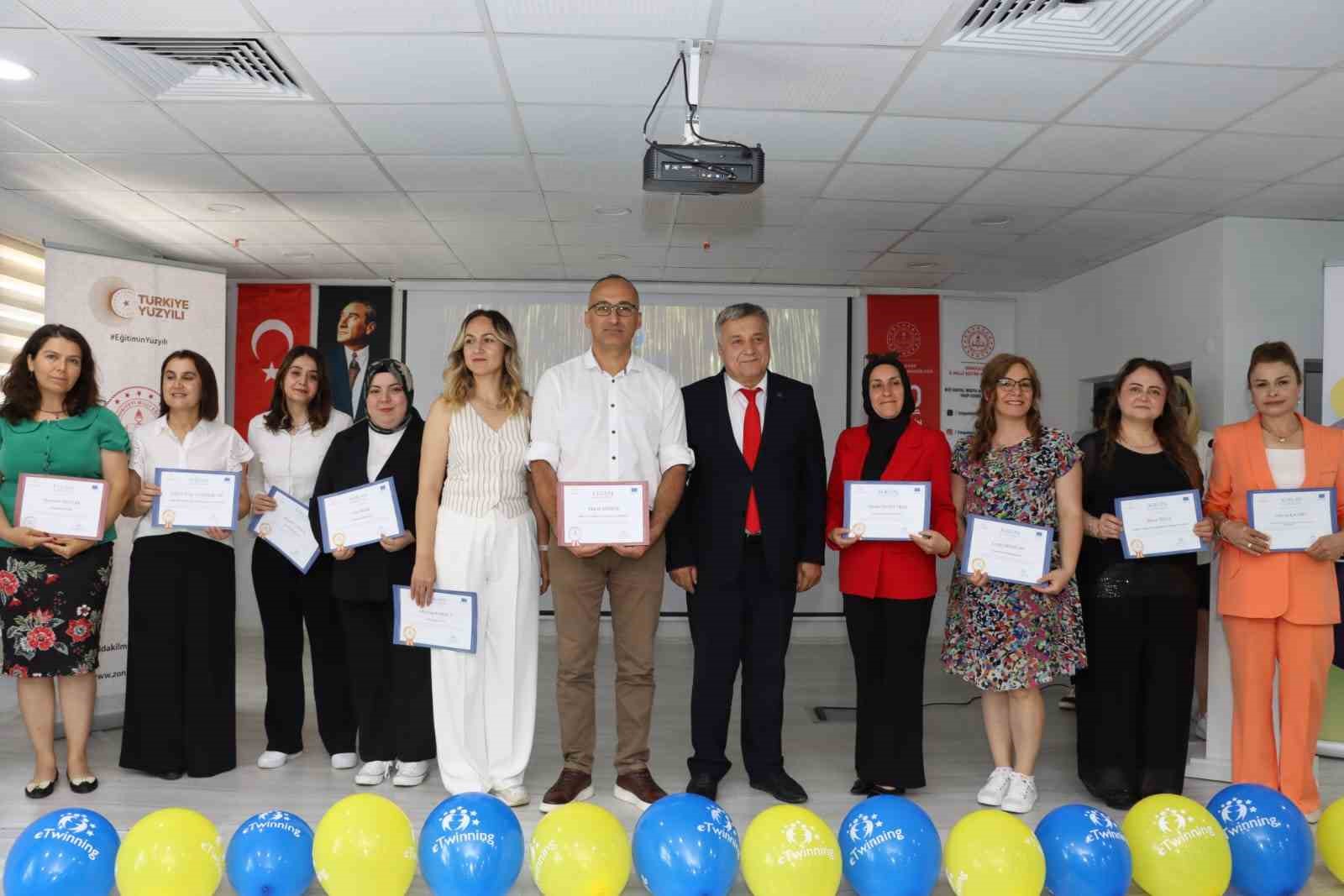 e-Twinning kalite etiketleri sahiplerini buldu 