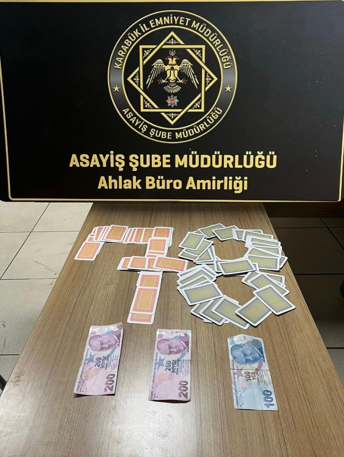 Emniyetten kumar denetimi: 4 iş yerine adli işlem, 22 kişiye 203 bin lira para cezası 