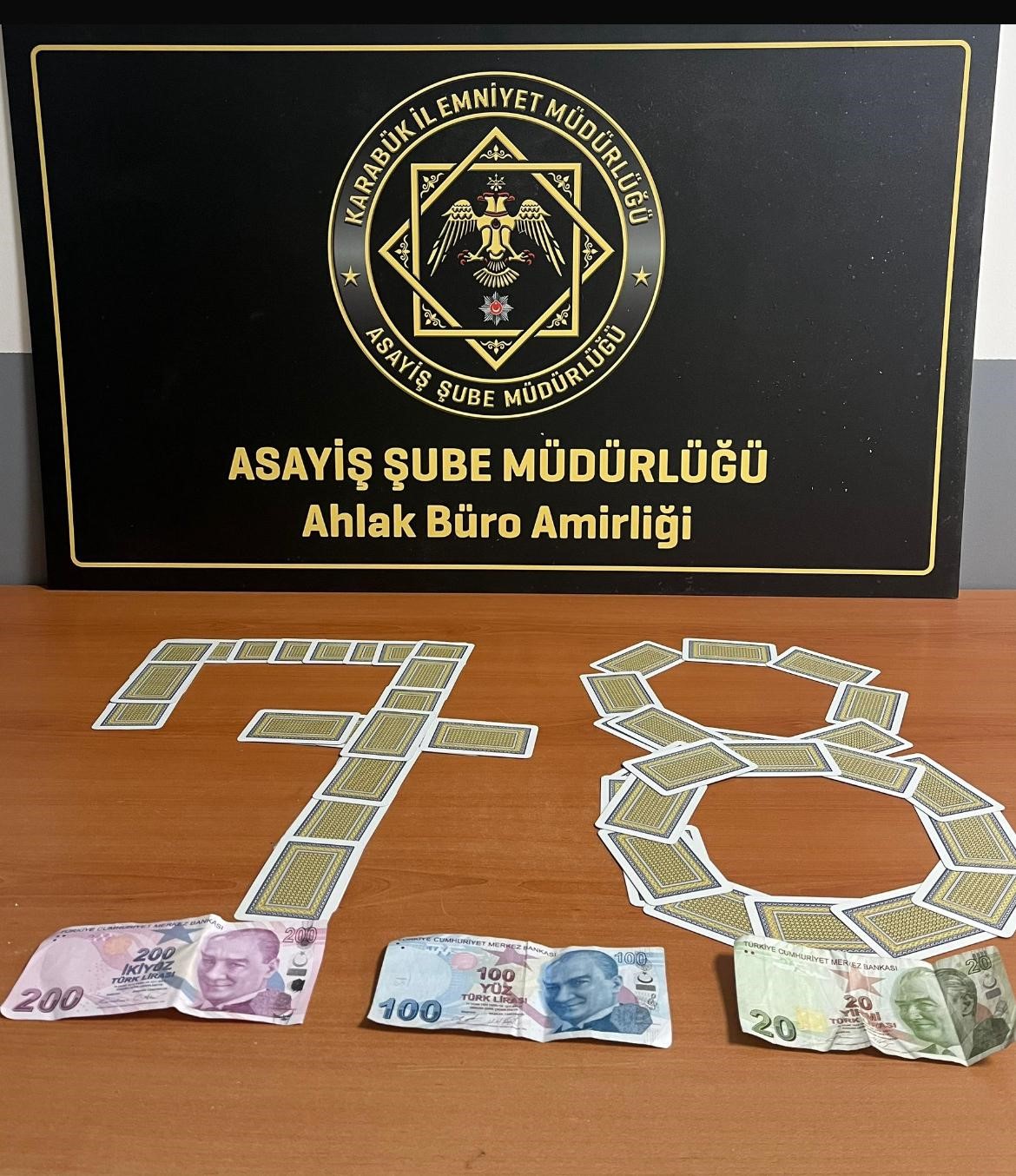 Emniyetten kumar denetimi: 4 iş yerine adli işlem, 22 kişiye 203 bin lira para cezası 
