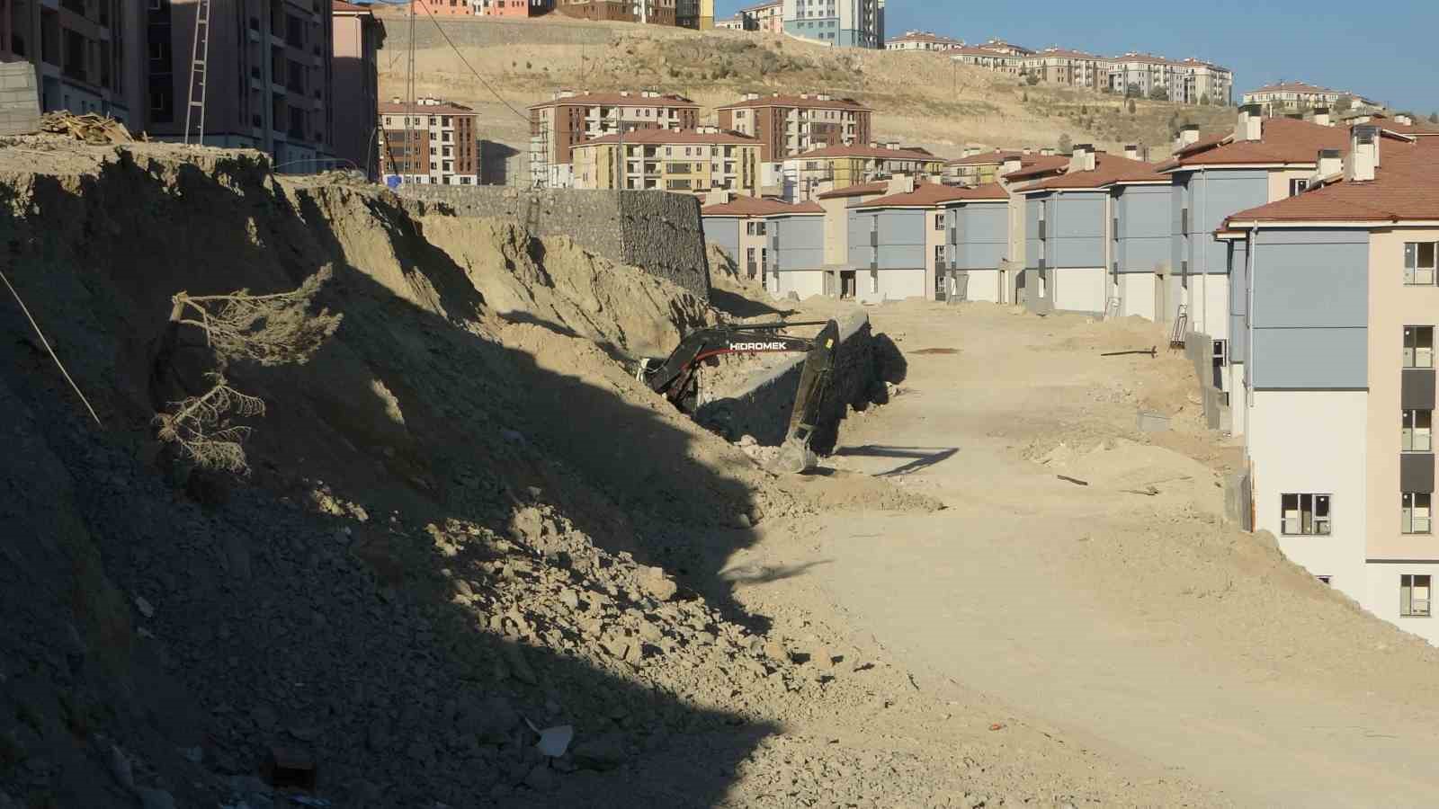 Malatya’da şantiye alanında top mermisi bulundu 