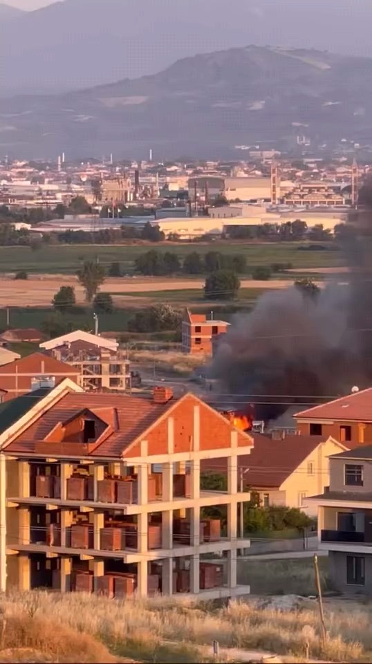 Bursa’da çatı yangını: 1 kişi dumandan etkilendi 