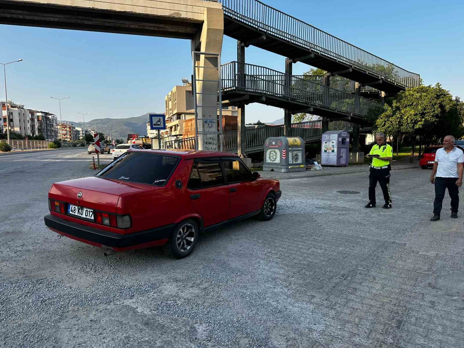 Milas’ta otomobil ile motosiklet çarpıştı: 1 yaralı 