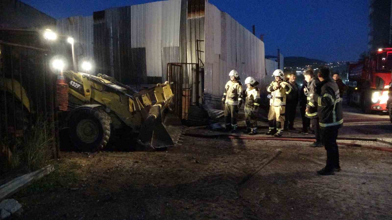 Kütahya’da tahta palet üretimi yapan atölyede yangın 