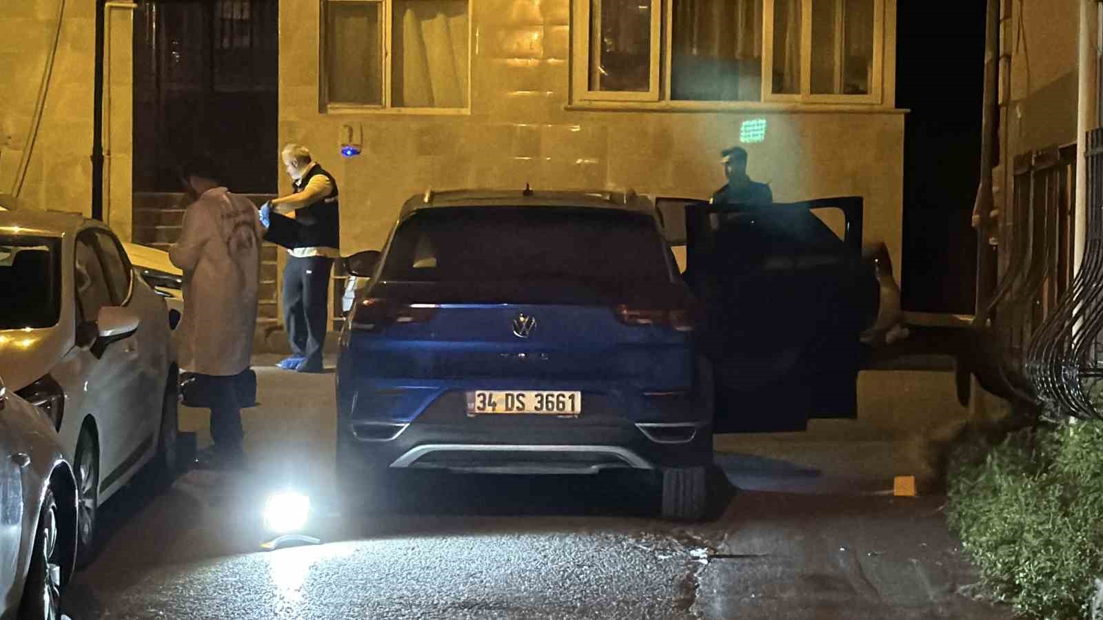 Otomobil sürücüsü, yanında oturan şahıs tarafından silahla öldürüldü 