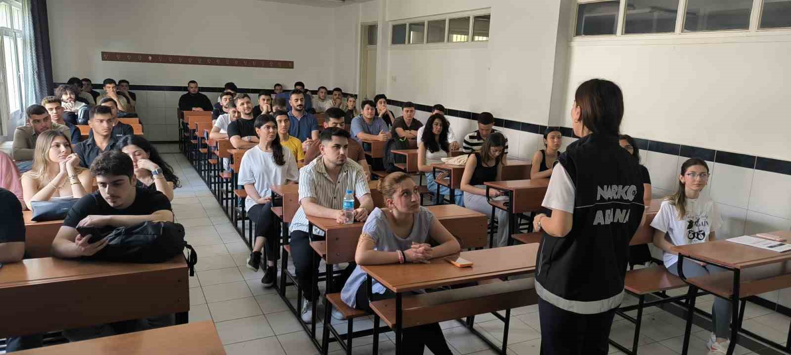 Adana’da uyuşturucuyla mücadele eğitimi 