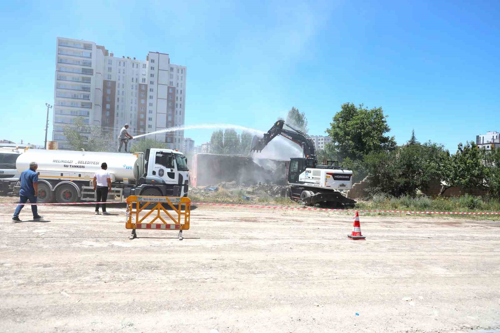 Yıldırım Beyazıt mahallesi artık daha yeşil 