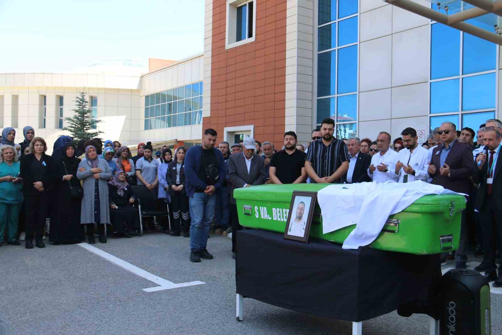 Beyin tümörü tedavisi gören doktor hayatını kaybetti, meslektaşları gözyaşlarına boğuldu 