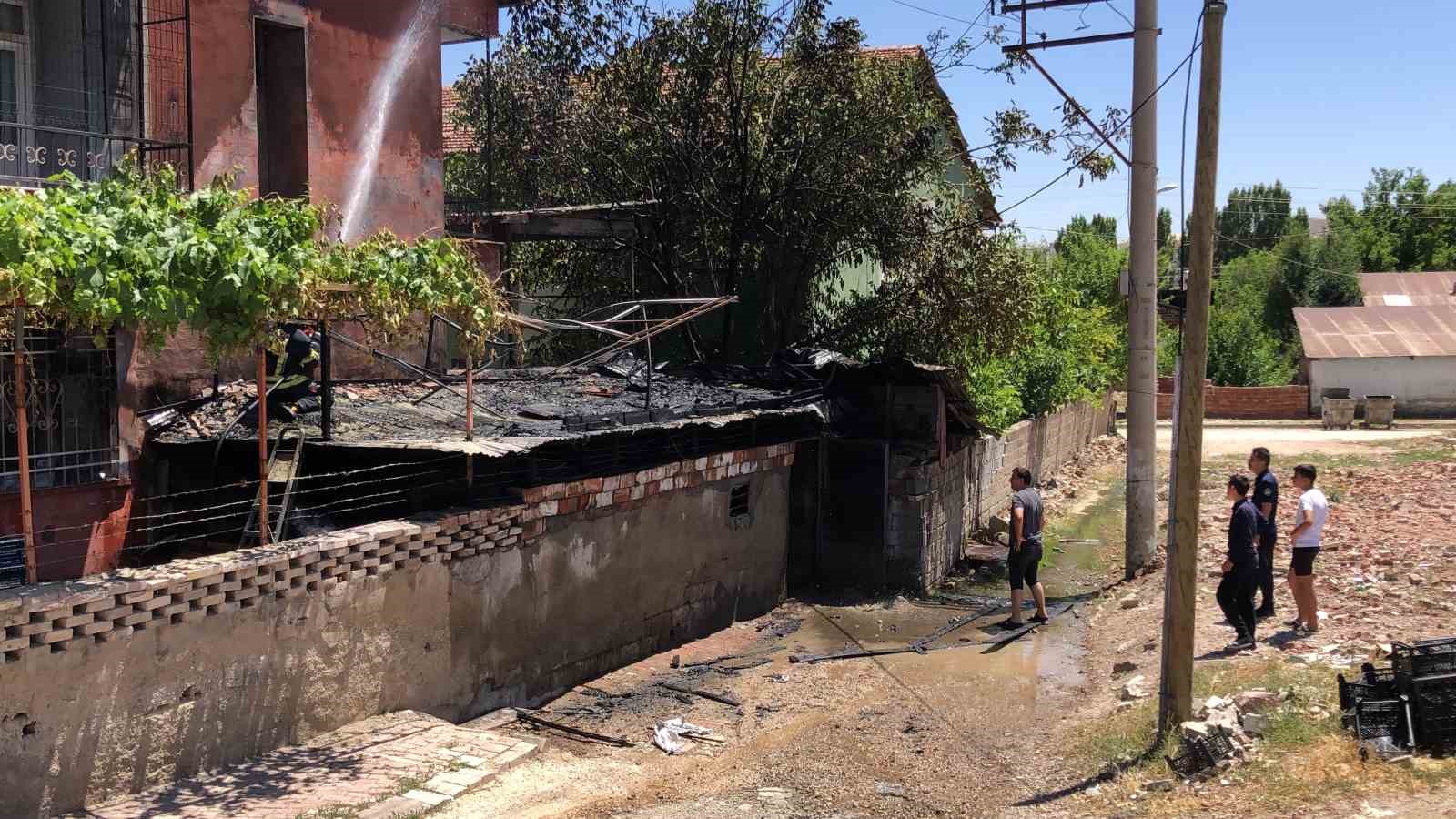 Elazığ’da odunluk yangını: 1 yaralı 