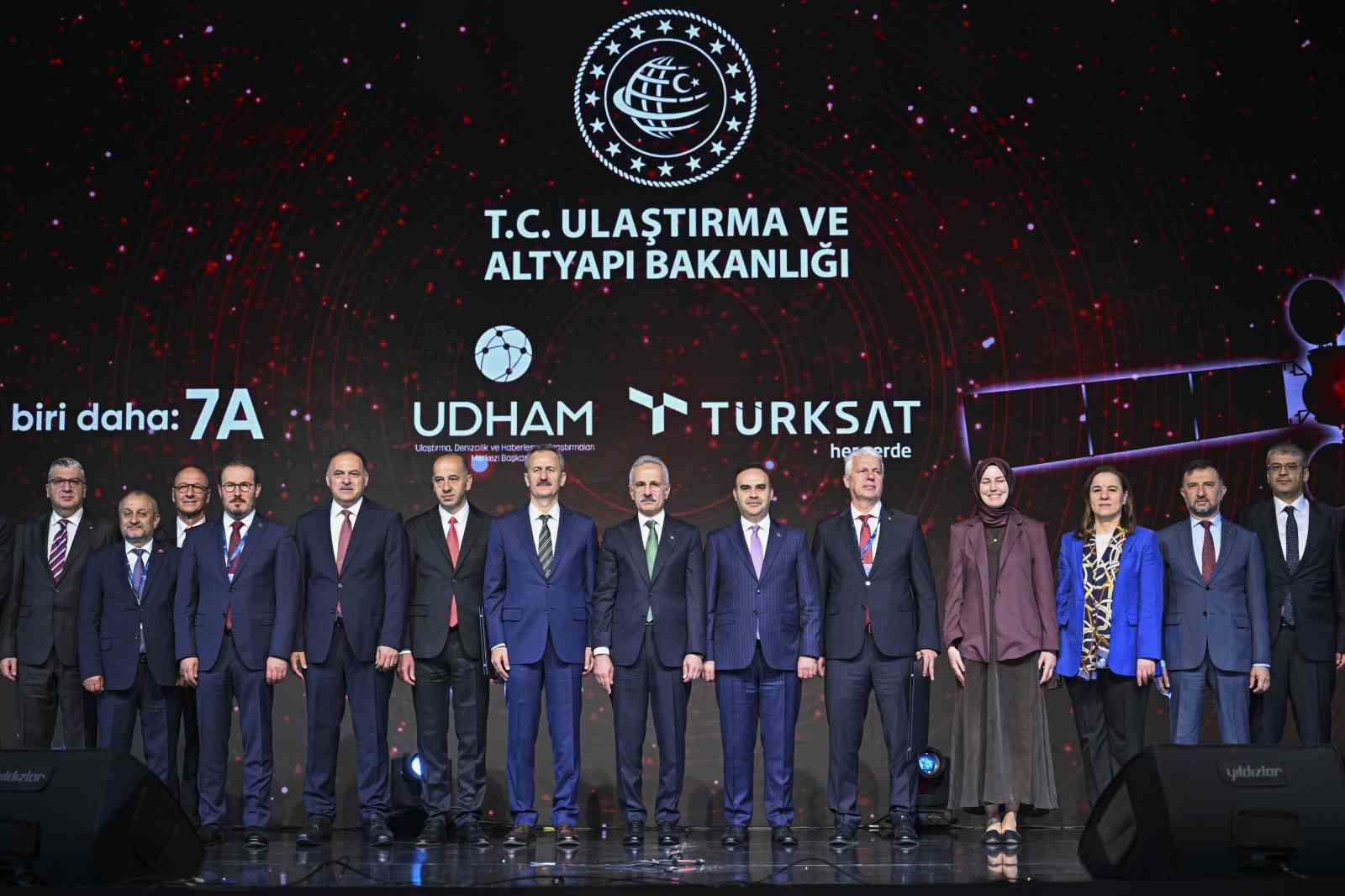 İmzalar TÜRKSAT 7A için atıldı