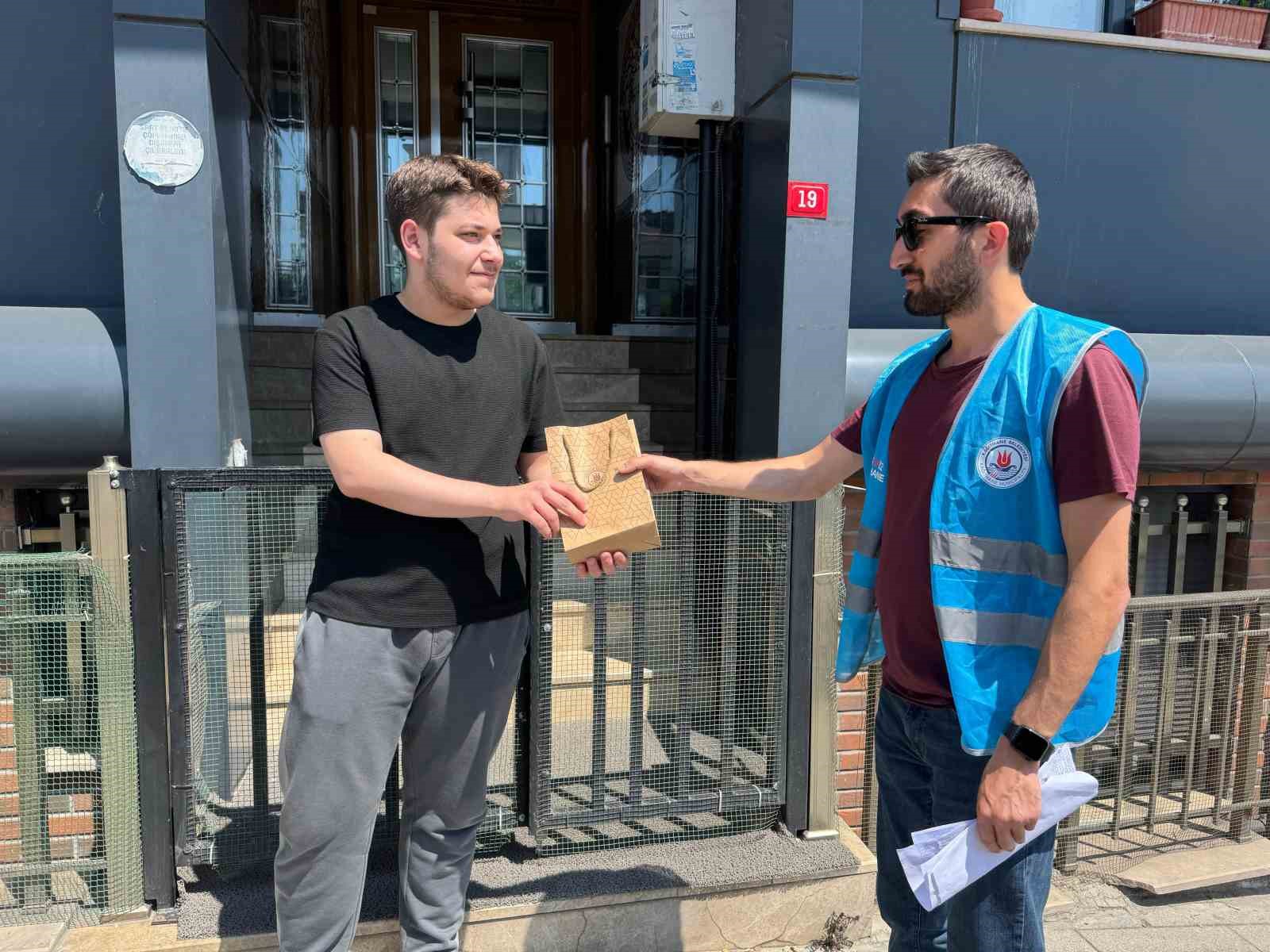 Kağıthane Belediyesi’nden YKS öncesi öğrencilere moral desteği 
