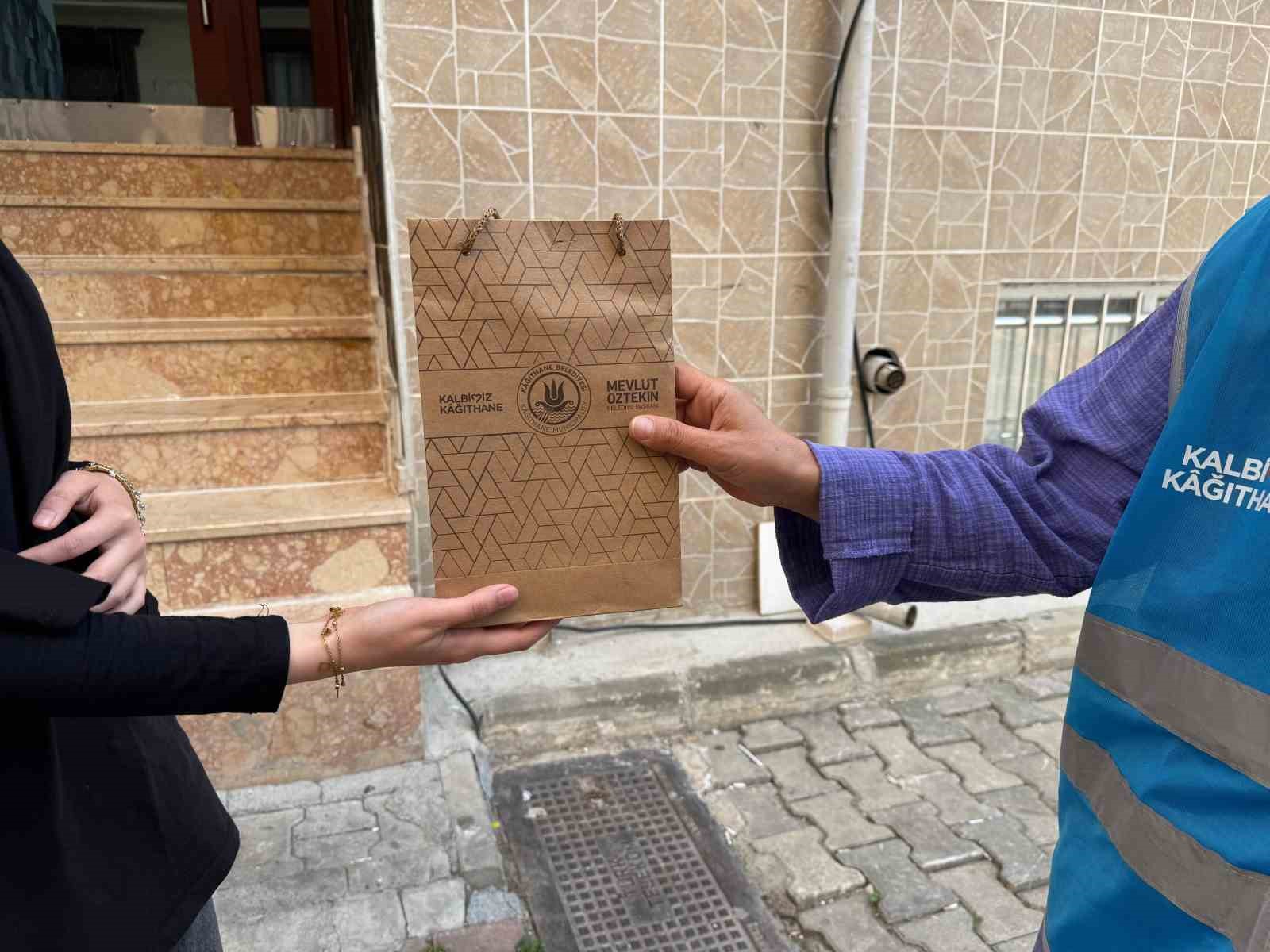 Kağıthane Belediyesi’nden YKS öncesi öğrencilere moral desteği 