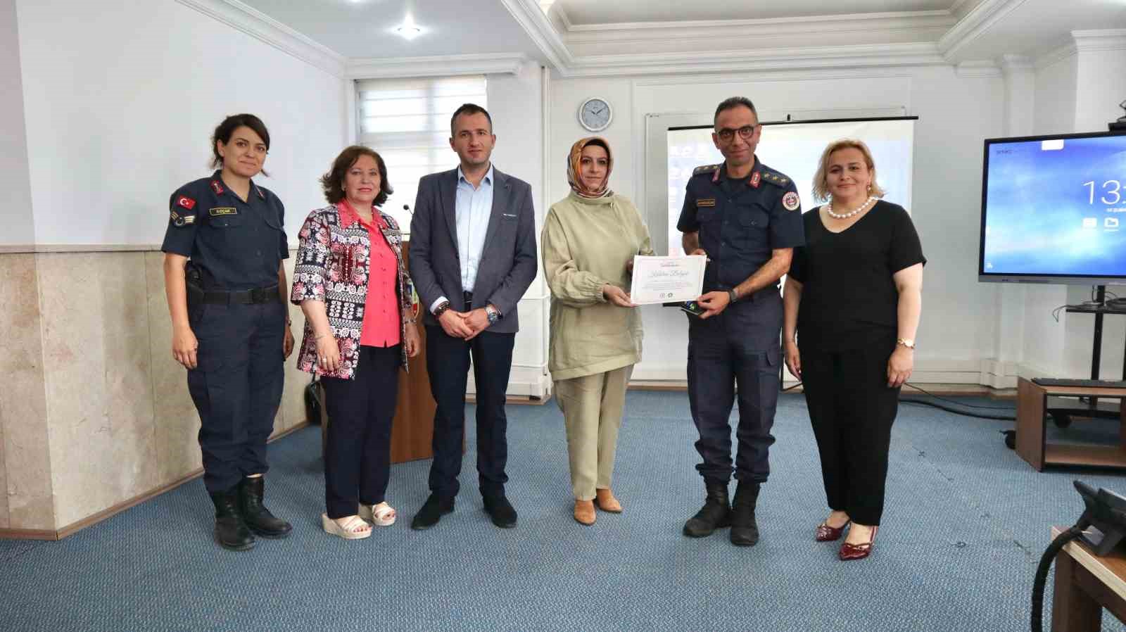 Mutlu evliliğin sırları jandarma personelleriyle paylaşıldı 