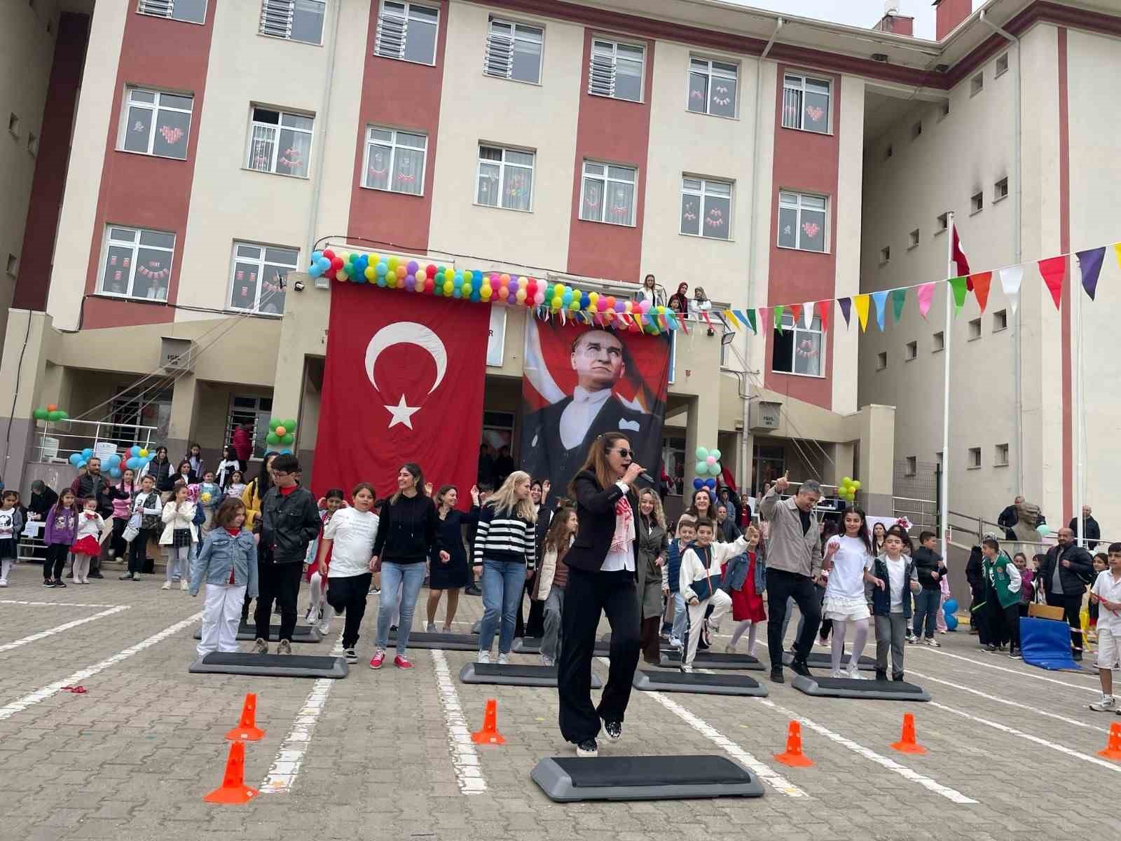 30 Ağustos Zafer Mahalleliler okul istiyor 