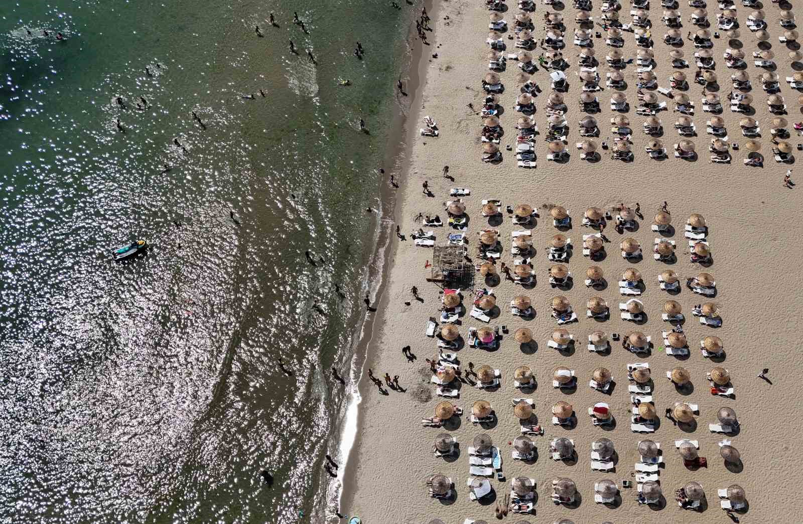 İstanbul’da plajları doldu taştı 