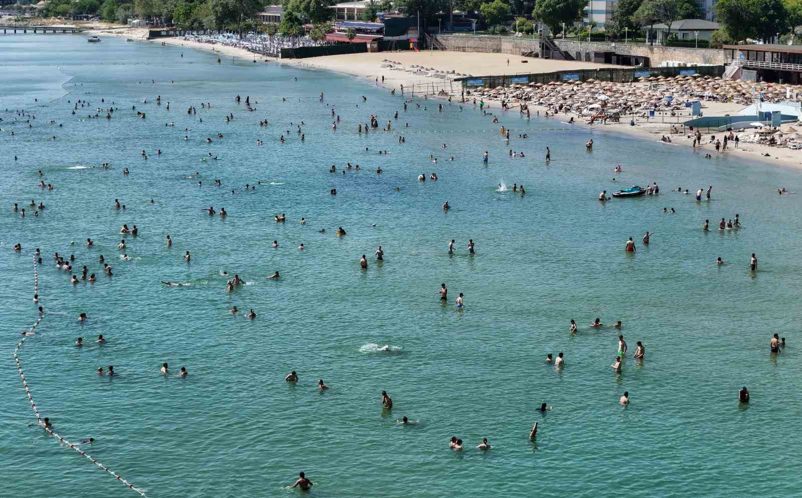 İstanbul’da plajları doldu taştı 