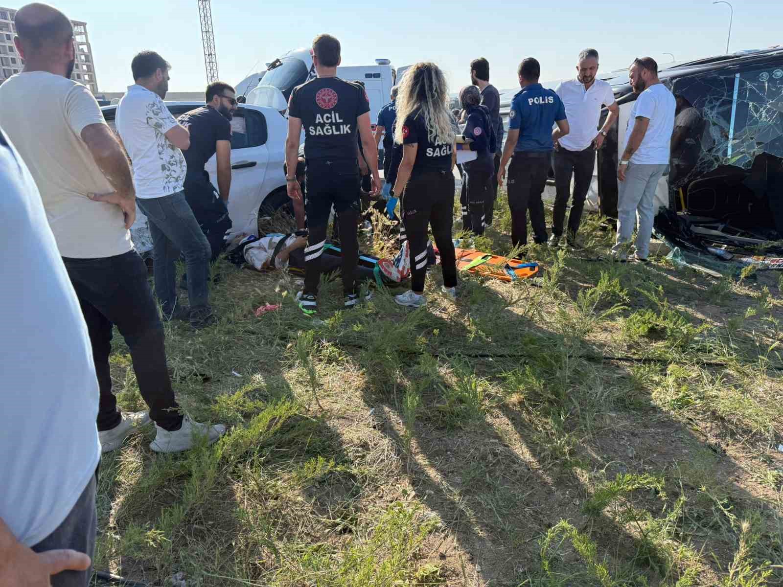 Ankara’da dolmuş ile otomobil çarpıştı:5 yaralı 