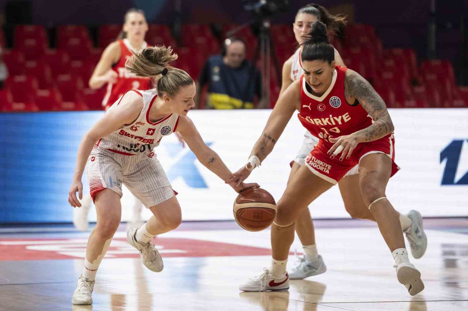 A Milli Kadın Basketbol Takımı, Avrupa Şampiyonası’ndaki ilk galibiyetini aldı 