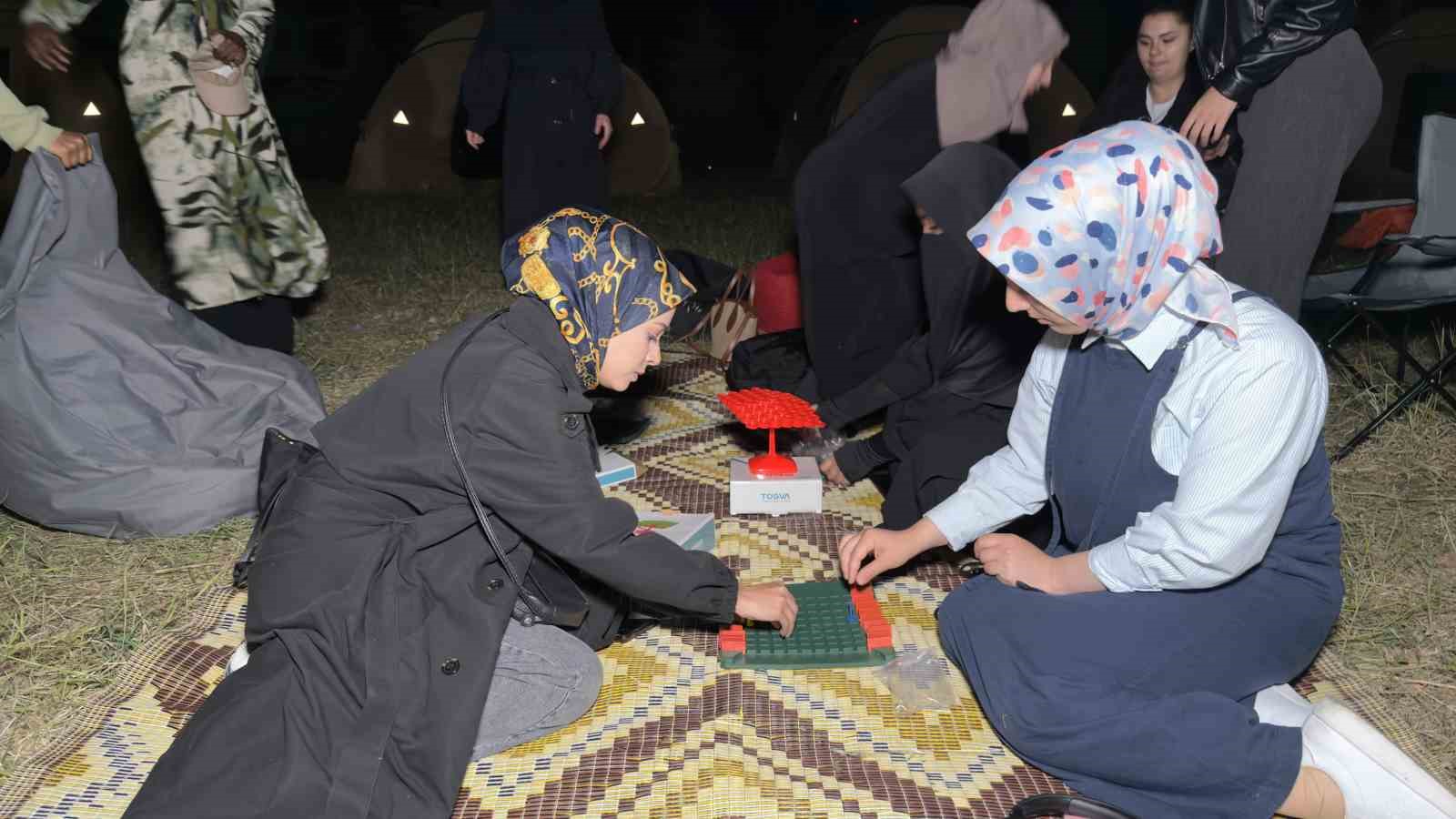 TOGÜ öğrencileri doğada teknolojiye ara verdi 