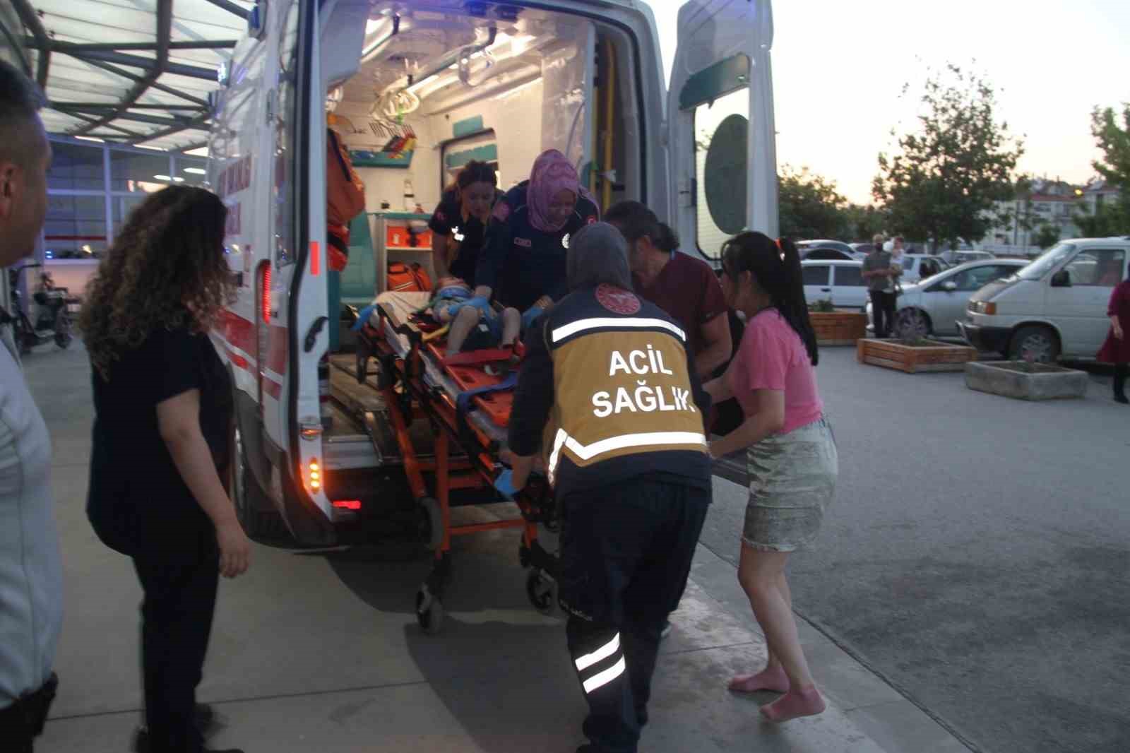 Otelin 3. katından düşen 2 yaşındaki çocuk yaralandı 