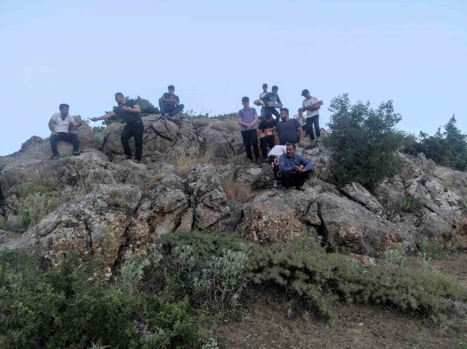 30 yıl önce teröristlerin şehit ettiği 9 ve 11 yaşındaki çocuklar unutulmadı 