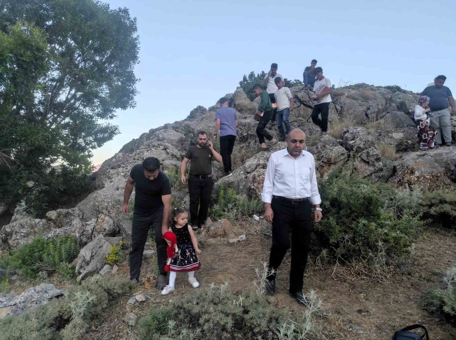 30 yıl önce teröristlerin şehit ettiği 9 ve 11 yaşındaki çocuklar unutulmadı 