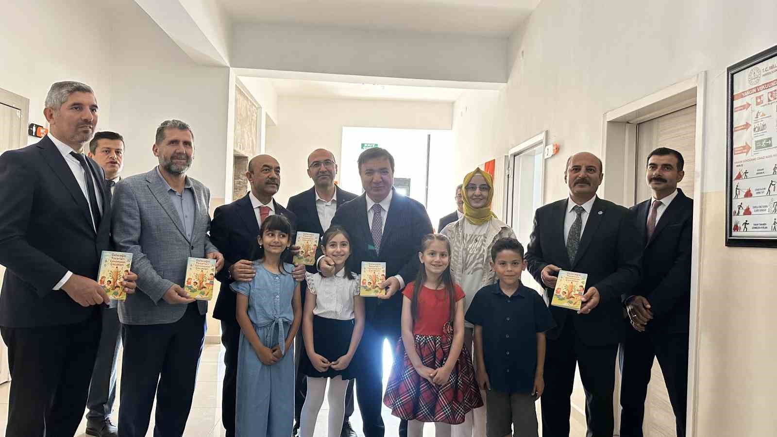 Erzincan’da 42 bin öğrenci karne heyecanı yaşadı 