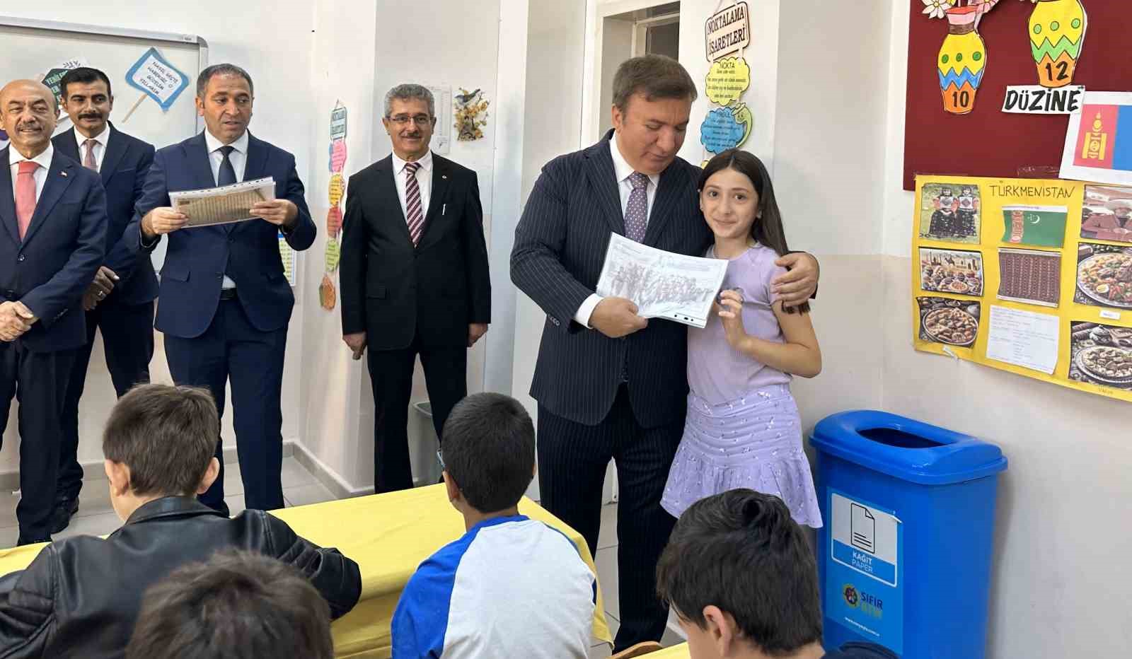 Erzincan’da 42 bin öğrenci karne heyecanı yaşadı 