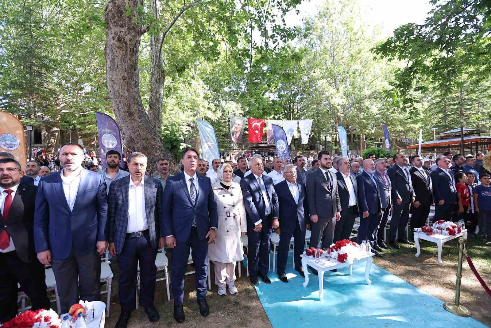 Yahyalı’da 72 milyon TL’lik Grup Yol Projesi hizmete açıldı 