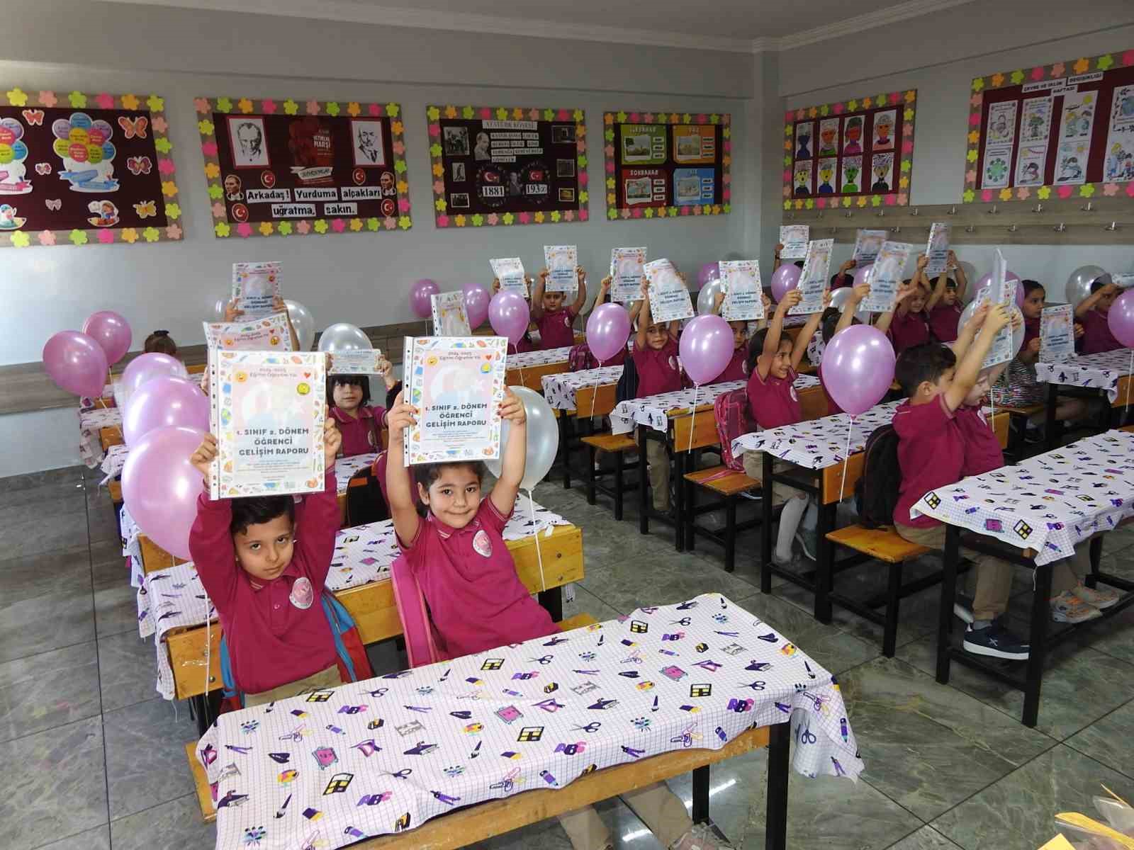 Gaziantep’te 705 bin öğrenci karne aldı 