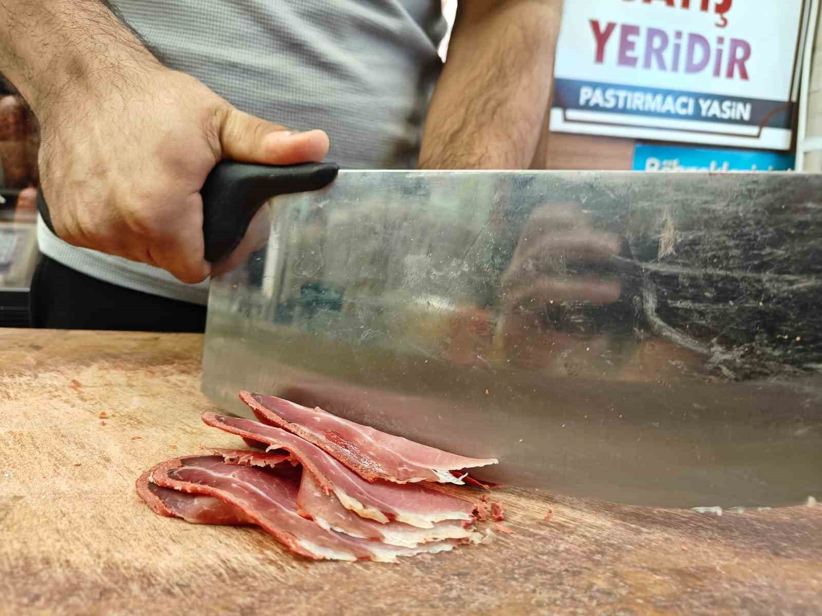 Pastırmacılar gurbetçi sezonunu açtı 