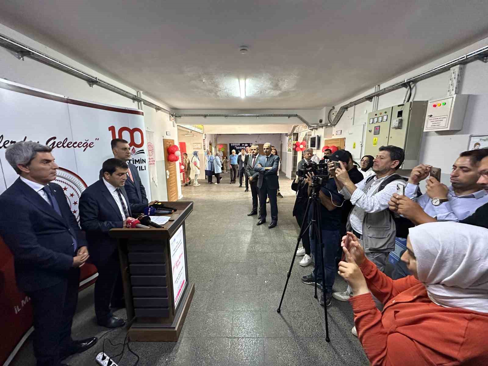 Malatya’da 150 bin 393 öğrenci tatile girdi 