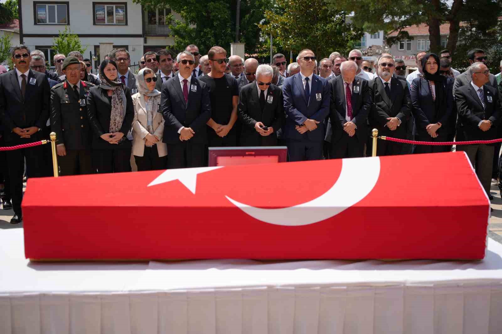 Vali Yardımcısı Beypınar, törenle son yolculuğuna uğurlandı 