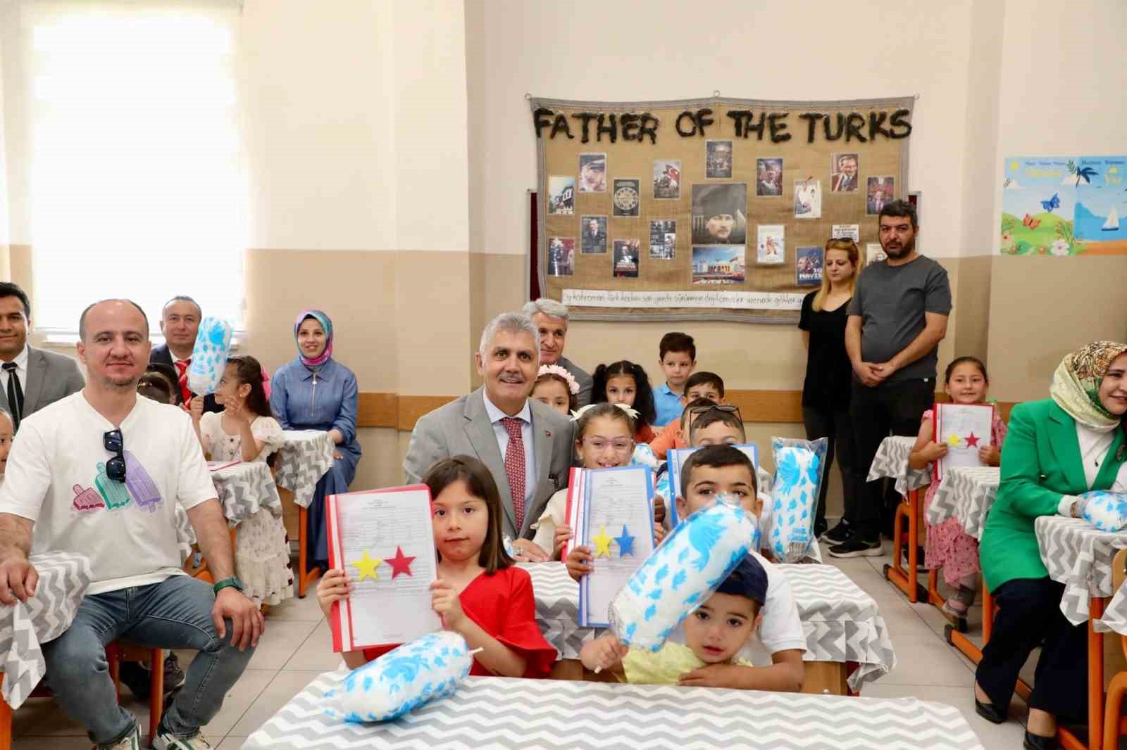 Niğde’de 68 bin 913 öğrenci karne heyecanı yaşadı 