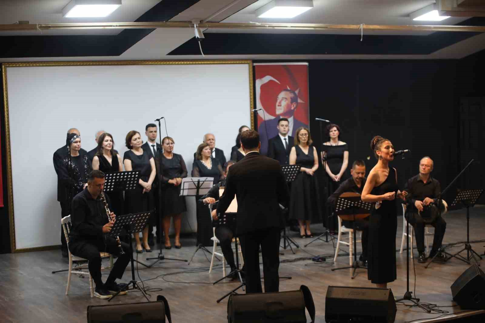 Erenler’de 1. Türk müziği festivali coşku içerisinde gerçekleşti 