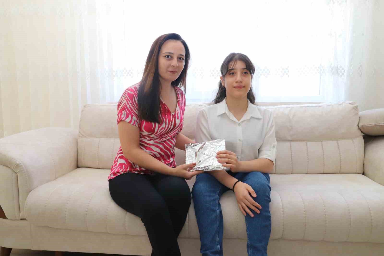 Sivas’ta evde eğitim alan öğrencilere özel karne ziyareti 