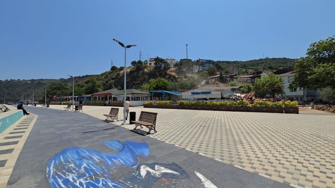 Mudanya Trilye’de 30 yıllık 4 kafe yıkıldı 