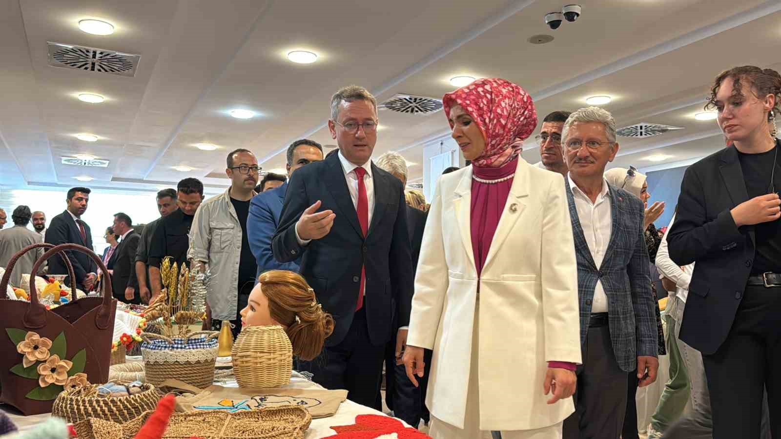 Bakan Göktaş, Başakşehir’de Atık Eğitim ve Uygulama Programı’na katıldı 