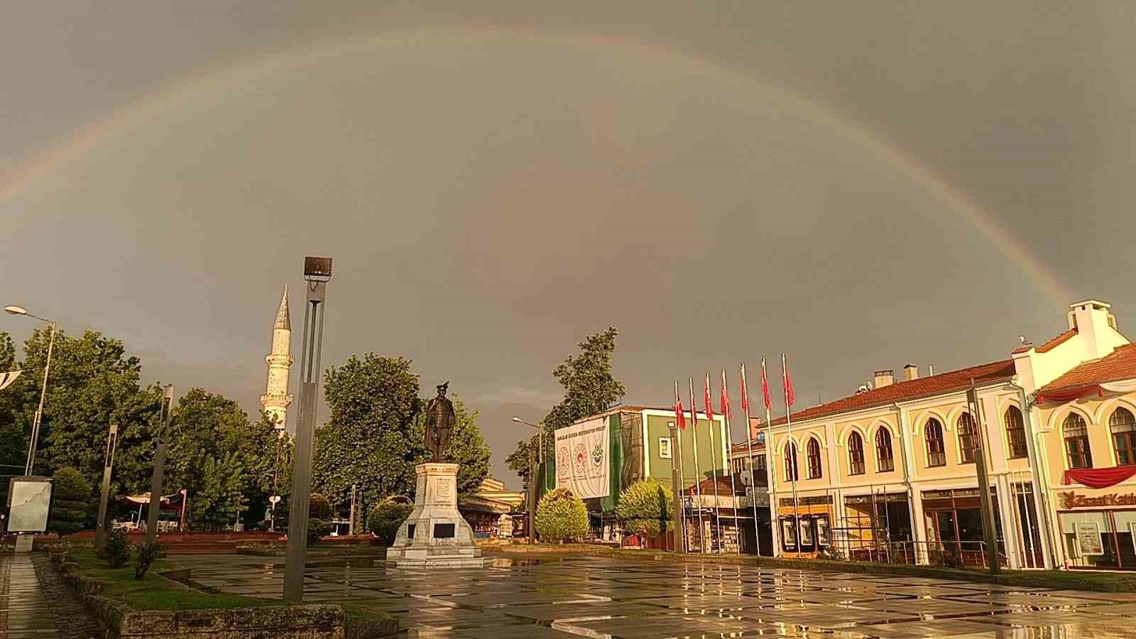 Edirne’de yağmur sonrası gökkuşağı şöleni 