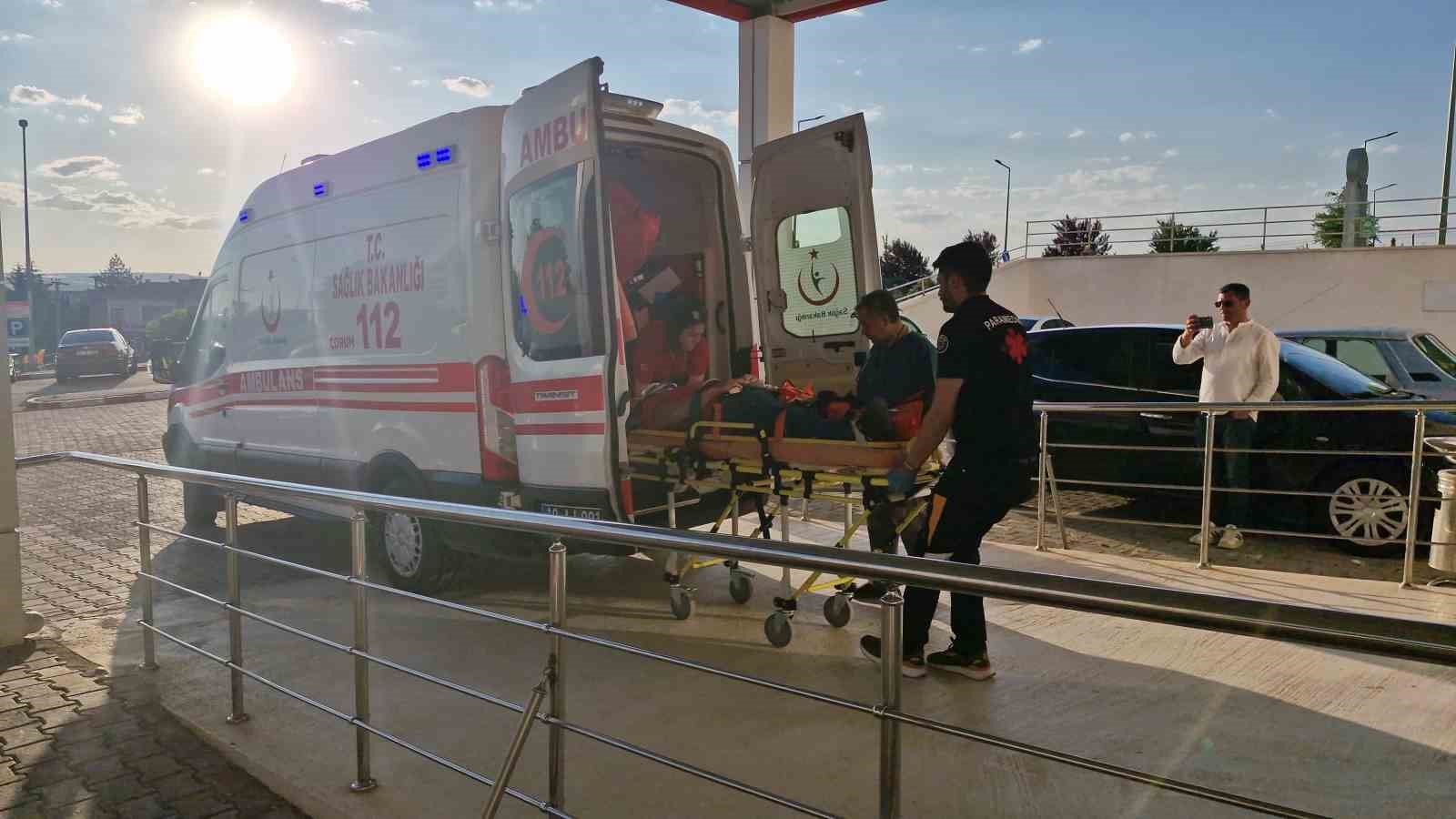 Çorum’da iki araç kafa kafaya çarpıştı: 4 yaralı 