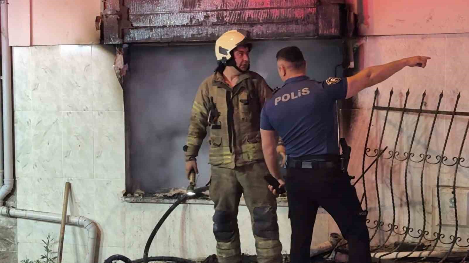 Esenyurt’ta bodrum katta çıkan yangın korkuttu: 14 kişi tahliye edildi 
